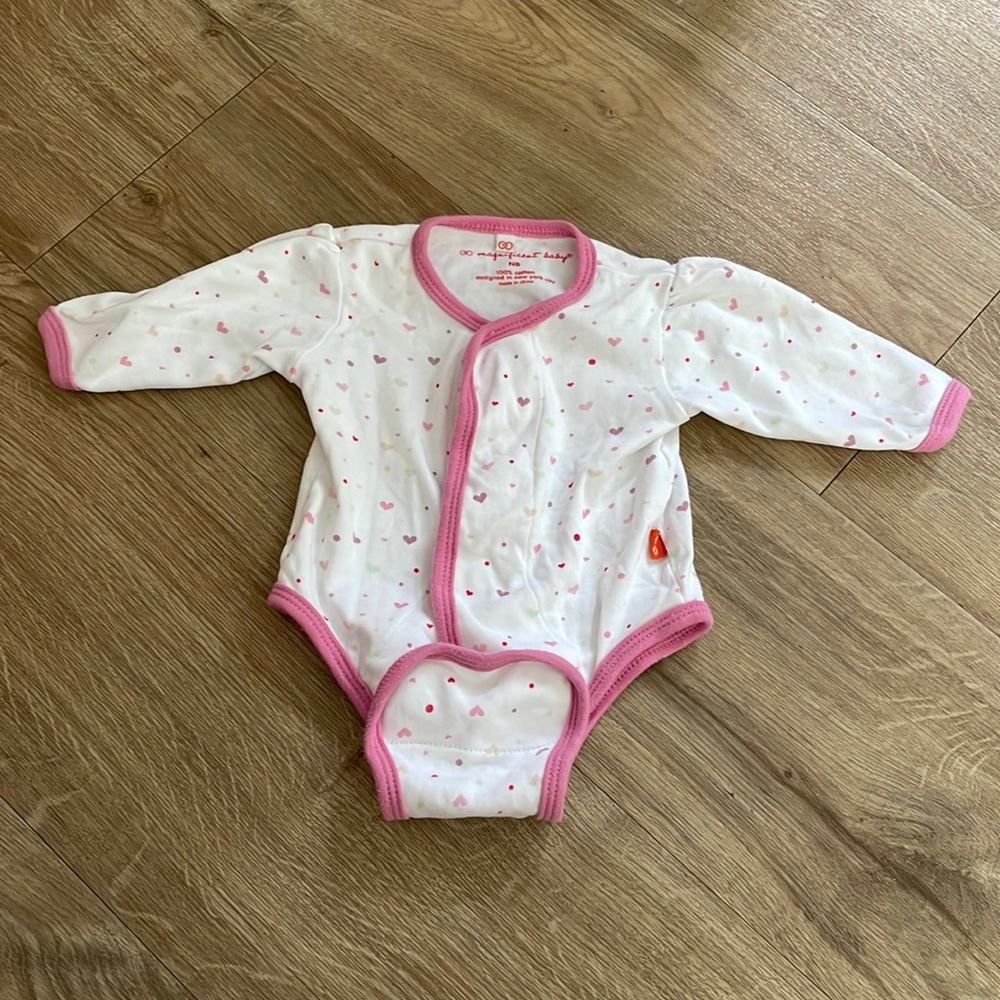 Magnificent Baby Magnetic Heart Onesie Size NB